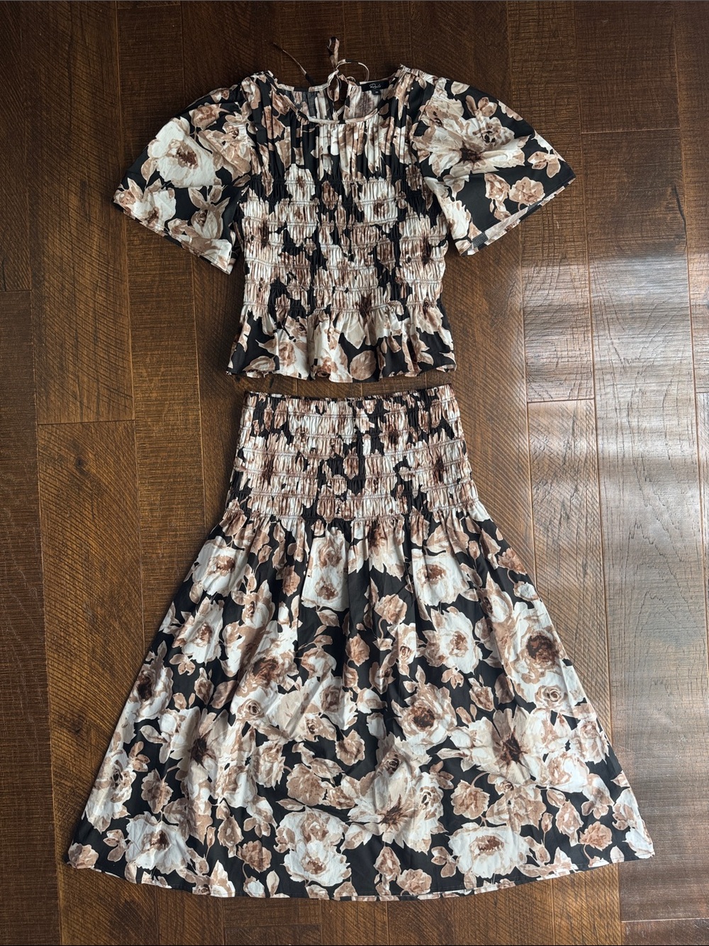 Rails Rosie Top and Skirt in Sepia Roses - Picture 4 of 13